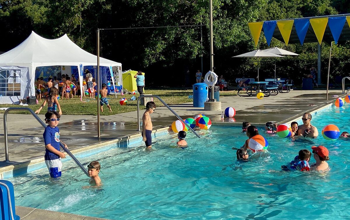 بازی‌های آبی کودکان